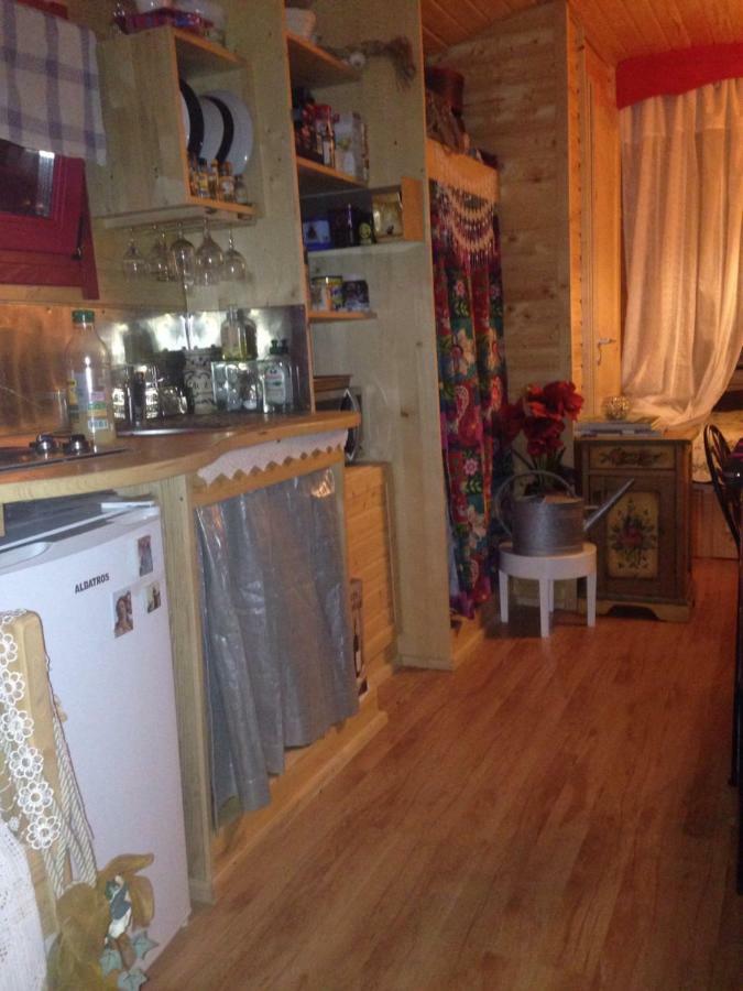 Hotel Roulotte Montredon-des-Corbieres Zewnętrze zdjęcie